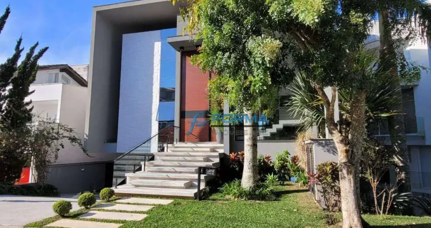 Casa Exclusiva em Condomínio Fechado com Vista Deslumbrante para o Lago