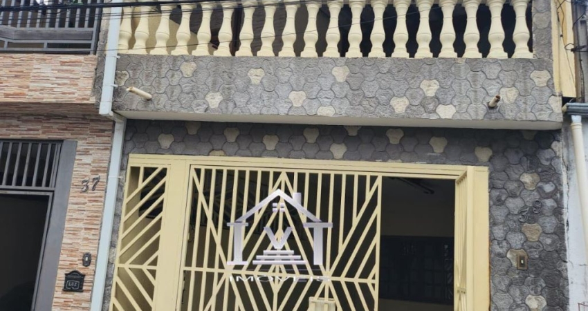 Casa para venda possui 150 metros quadrados com 3 quartos- Taboão da Serra