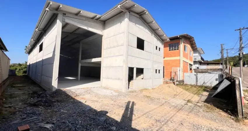 Barracão / Galpão / Depósito com 3 salas para alugar no Nova Brasília, Joinville 