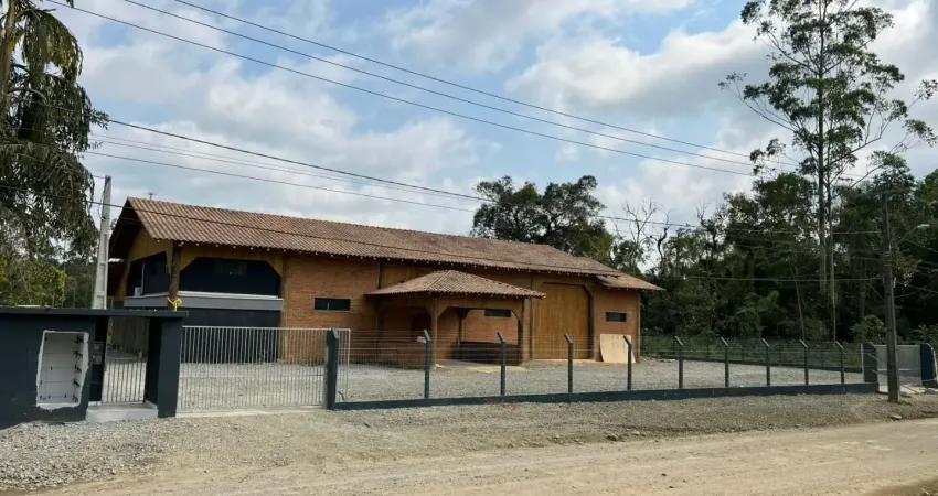 Barracão / Galpão / Depósito com 2 salas para alugar no Floresta, Joinville