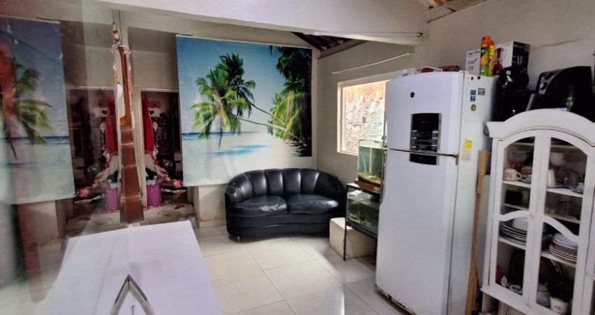 Excelente casa no Bairro Luizote de  Freitas