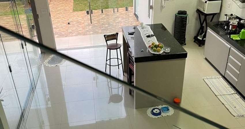 Excelente casa de oportunidade no Bairro Gran Ville