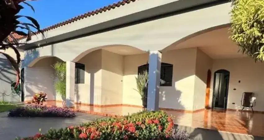 Casa com 3 quartos à venda no Centro, Canápolis