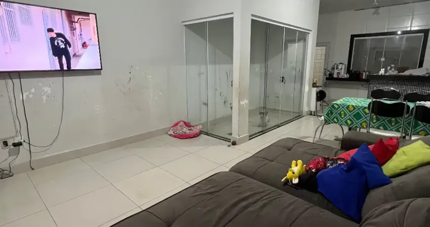 Casa com 3 quartos à venda no Planalto, Uberlândia 