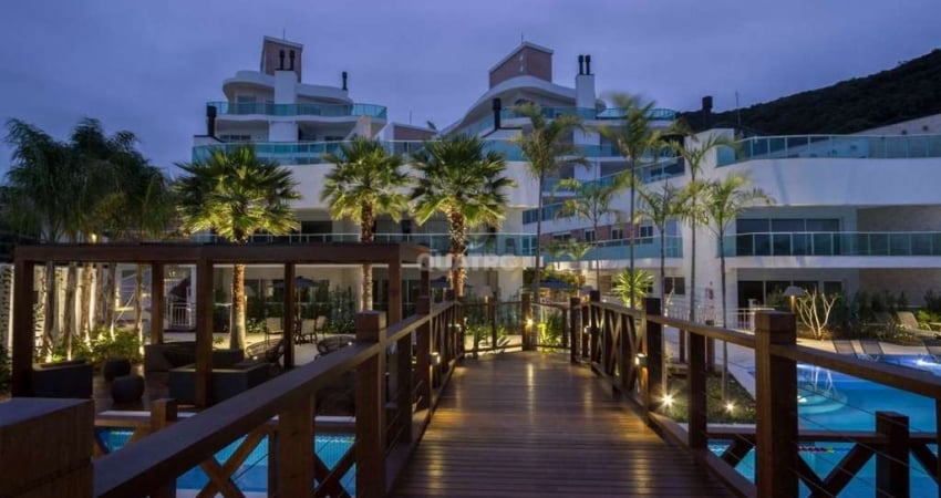 Apartamento frente mar com 4 quartos em Bombas
