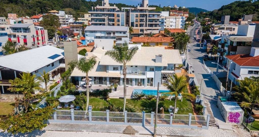 Casa beira-mar no Centro de Bombinhas