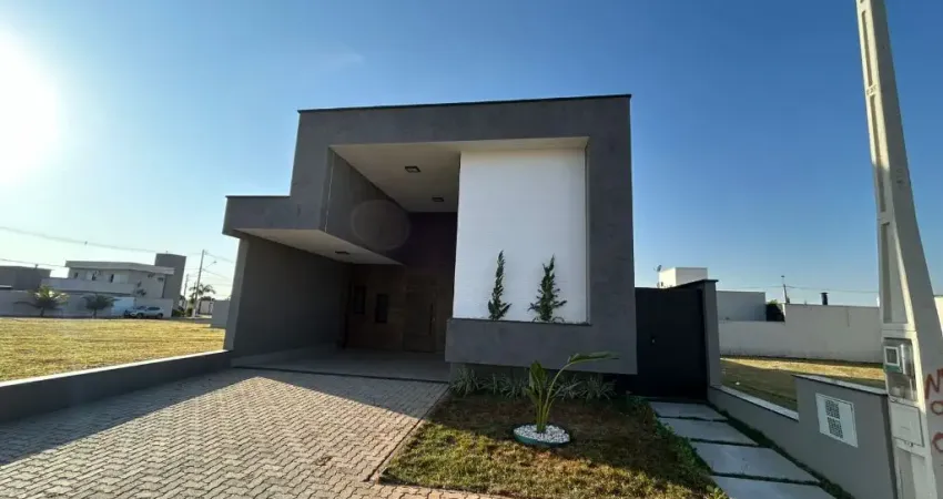 Casa com 3 quartos à venda no Centro, Saltinho