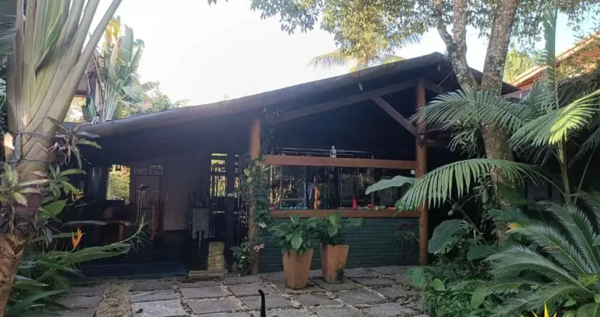 Linda casa térrea - localização privilegiada - escritura definitva - aceita permuta