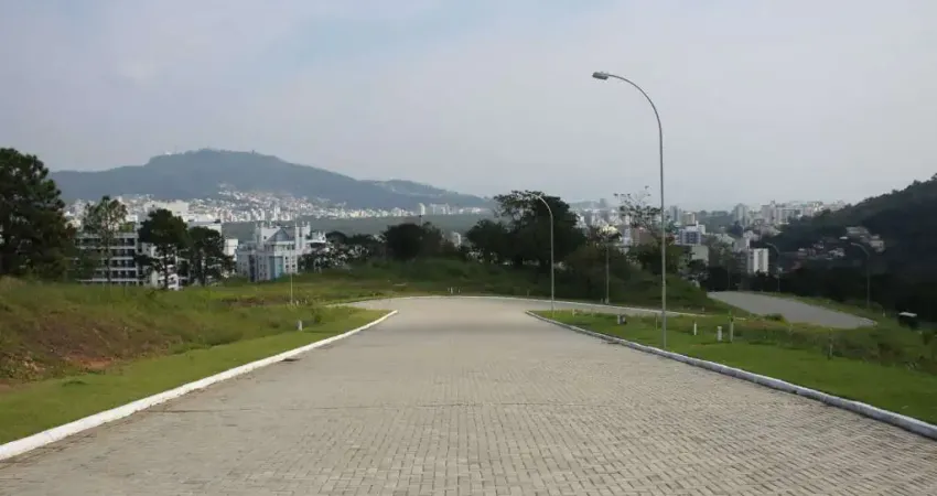 Terreno a venda no bairro Itacorubi em localização previlegiada
