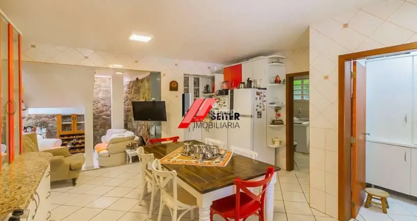 Casa com 6 quartos à venda na Trindade, Florianópolis