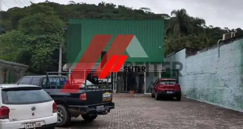 Galpao 450 m² a venda em florianopolis de facil acesso de caminhões