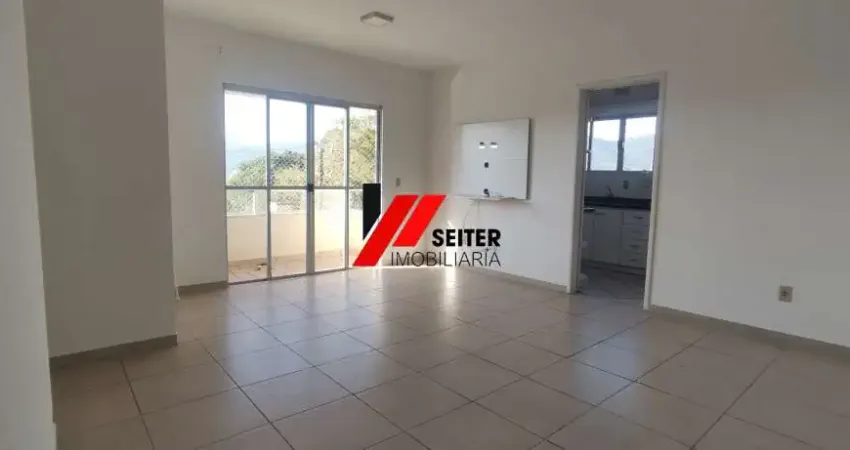 Apartamento com 3 quartos para alugar no Córrego Grande, Florianópolis 