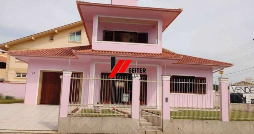 Casa a venda em Santo Amaro do Imperatriz com 3 dormitórios sendo 1 suíte e 2 vagas de garagem
