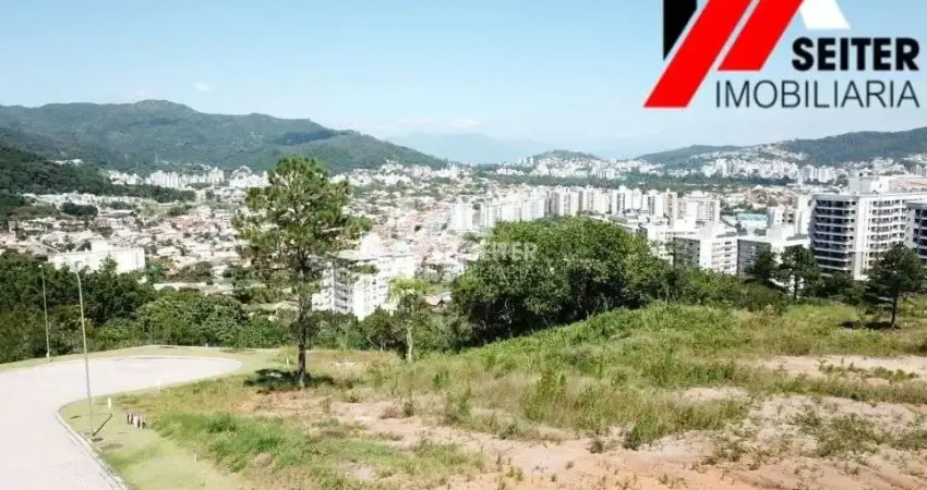 Terreno a venda no bairro Itacorubi com localização previlegiada