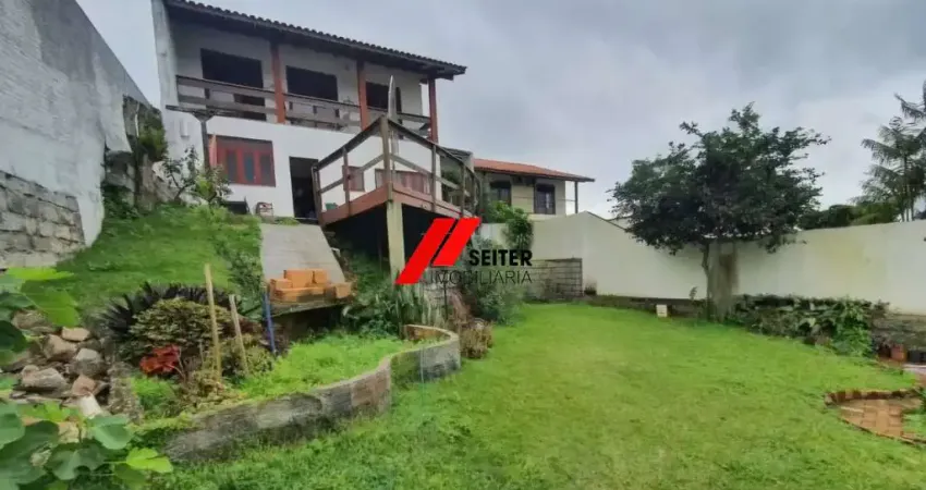Imperdível oportunidade: Casa à venda em Florianópolis-SC, bairro Carvoeira, 6 quartos, 2 suítes, 3 salas, 4 banheiros, 6 vagas de garagem, 350m².