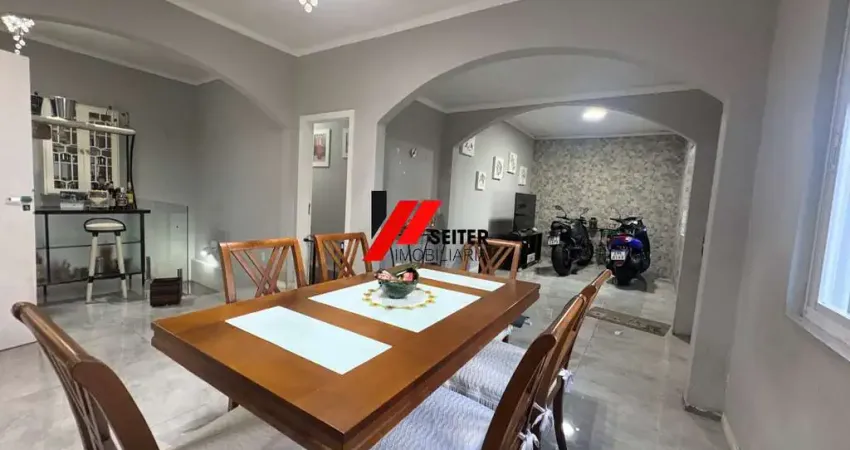 Casa reformada a venda proximo ao Hospital Florianopolis Estreito