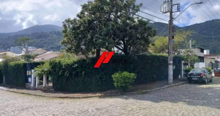 Casa de 4 dormitorios a venda Parque Sao Jorge com 260M² privativos