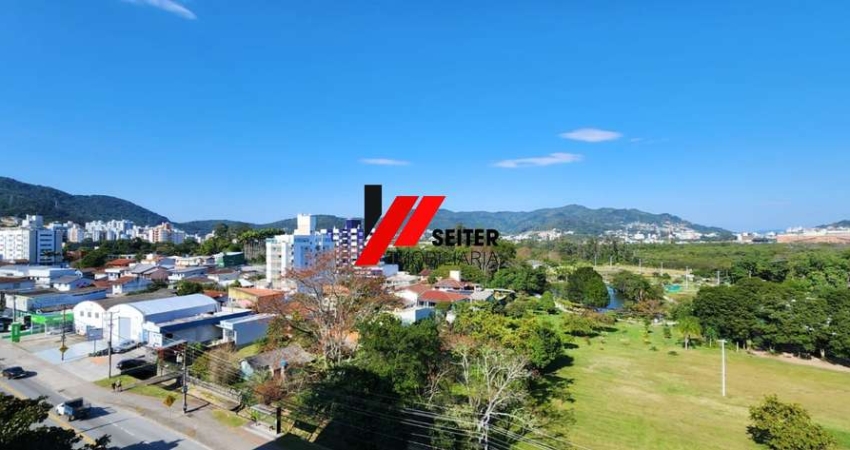 Apartamento de 2 quartos no Itacorubi 73m² e garagem.