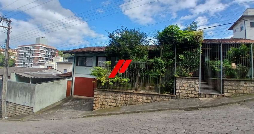 casa a venda na carvoeira com área total de 364M com viabilidade para prédio de 5 andares