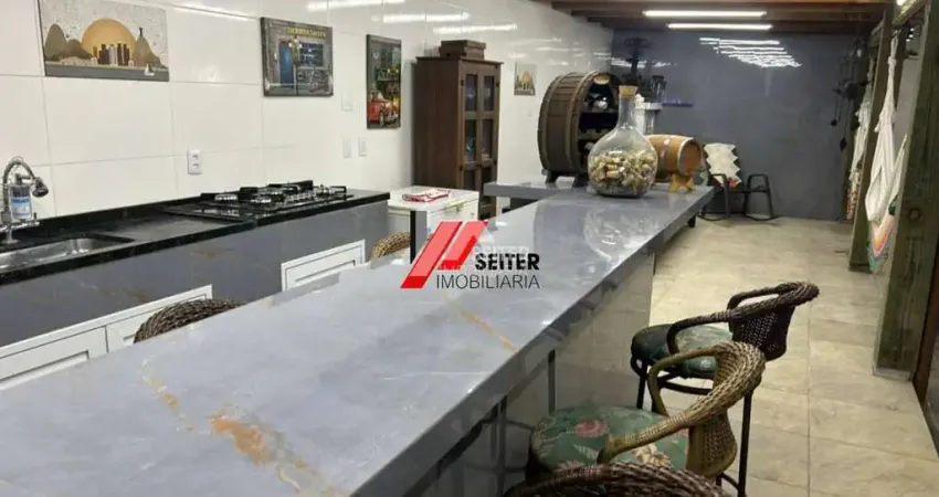 Casa de Alto Padrão com 280m² à Venda na Pedra branca: 4 Quartos 1 Suíte Área Gourmet e Piscina com Spa!