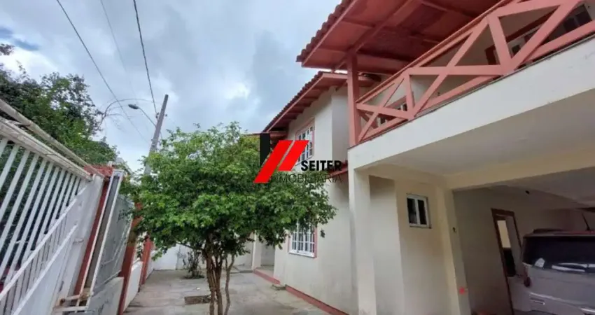 Casa com 4 quartos para alugar no Cacupé, Florianópolis