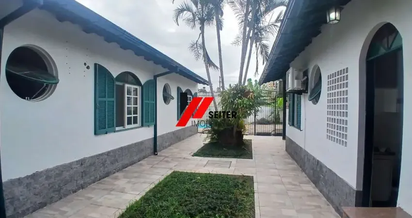 Casa com 5 quartos à venda no Itacorubi, Florianópolis 