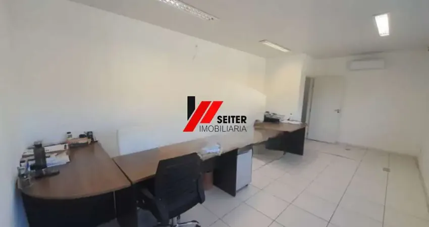 Sala comercial com 4 salas para alugar no Itacorubi, Florianópolis 