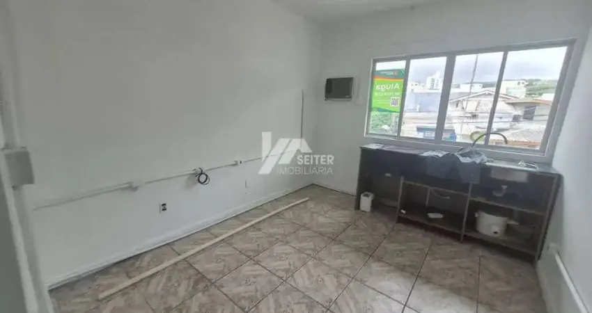 Sala comercial com 1 sala para alugar no Córrego Grande, Florianópolis