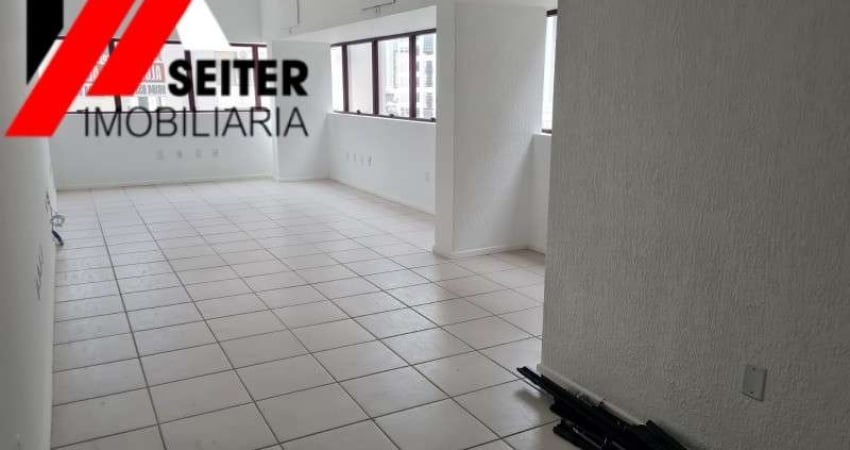 Sala comercial com 2 salas para alugar na Rua Dom Jaime Câmara, 66, Centro, Florianópolis
