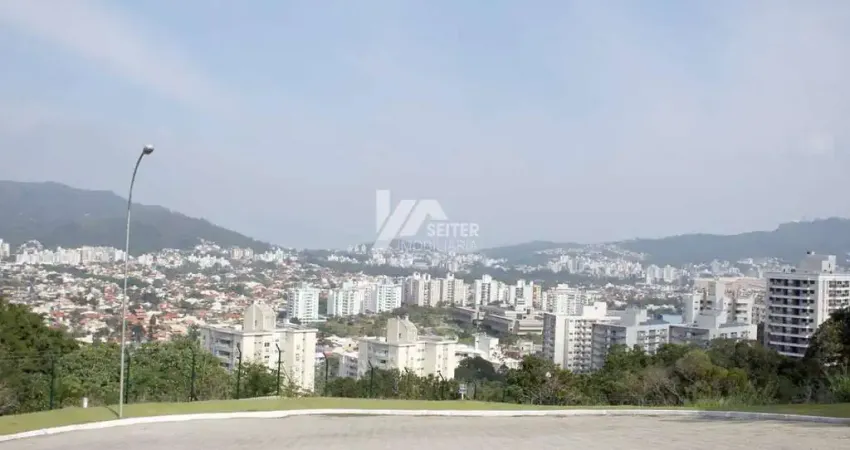 Terreno a venda no bairro Itacorubi com localização alto padrão