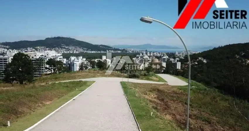 Terreno a venda no bairro Itacorubi com localização previlegiada