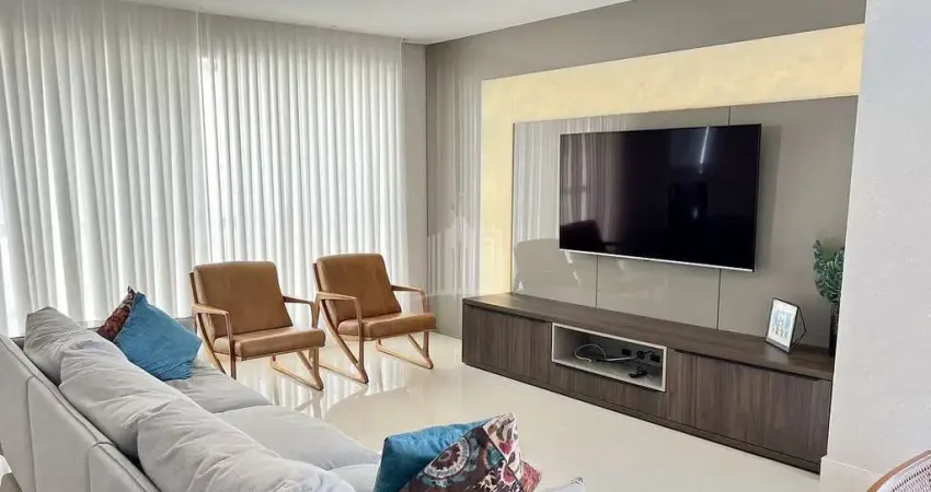 Apartamento Alto Padrão Finamente Mobiliado e Decorado na Quadra do Mar em Balneário Camboriú