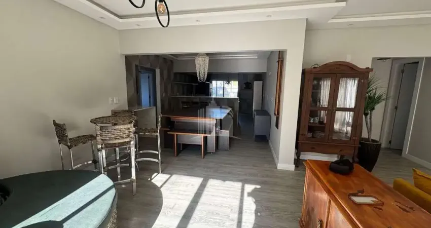 Locação Anual à poucos passos do Mar de Balneário Camboriú
