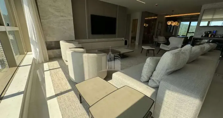 Apartamento com 4 suítes e 3 vagas de garagem no centro em balneário camboriú