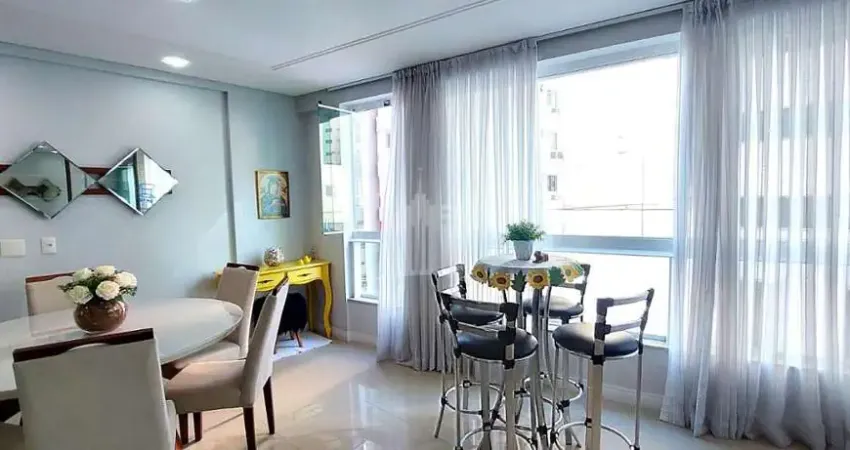 Apartamento com 3 dormitórios sendo 1 suíte e 2 vagas de garagem no Centro em Balneário Camboriú