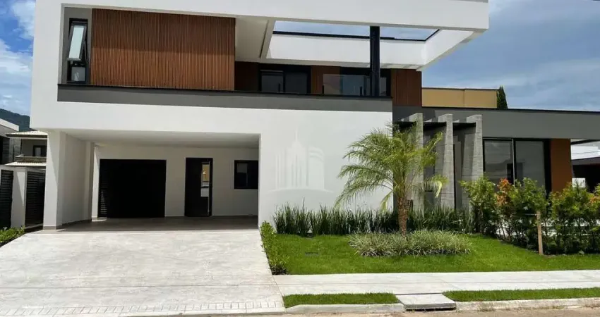 Casa Alto Padrão no Caledônia entre o mar e as Montanhas