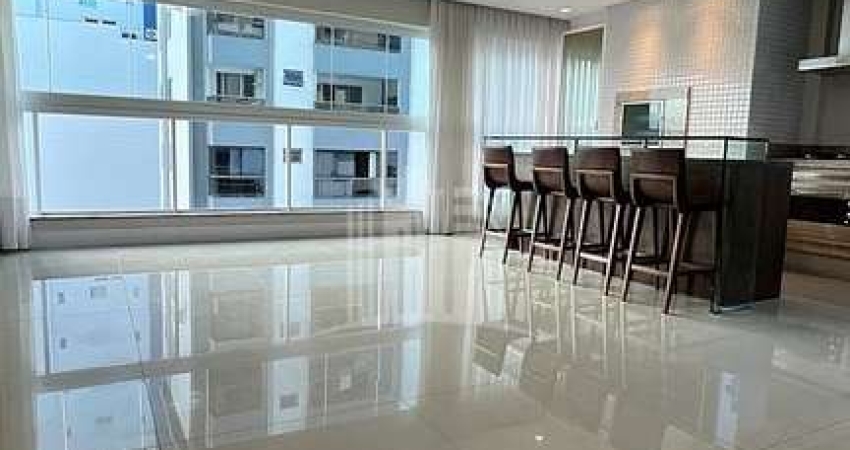 apartamento a venda com 03 dormitórios no centro de Balneário Camboriú