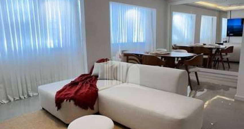 Apartamento na Quadra Mar, Completamente Reformado e Mobiliado