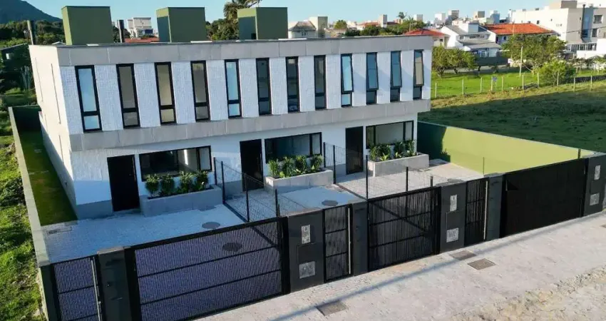 Casa geminada à venda com 3 quartos, com acabamentos de alto padrão