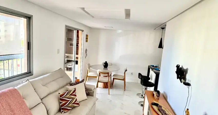 Apartamento 2/4 à Venda em Buraquinho | Varanda Gourmet | Condomínio Completo | R$ 445.000