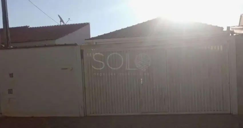 CASA COM 2 SUITES E EDICULA NOS FUNDOS - PROXIMA AO SENAC