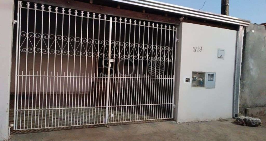CASA COM EDICULA ,SEPARADO AGUA E LUZ RUA TRANQUILA.
