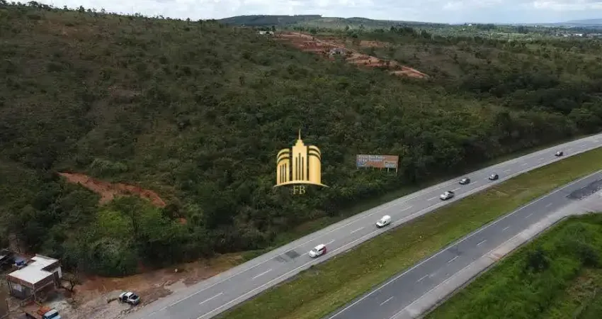 Oportunidade de Investimento: Terreno de 21.000m² no Centro de Caetanópolis-MG às margens da BR-040, topografia excelente. Aproveite!