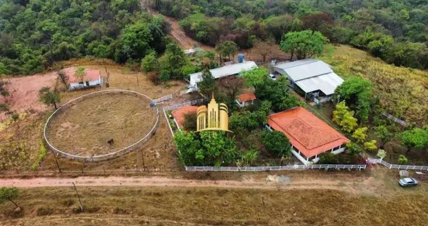 Fazenda à venda na cidade de Esmeraldas-MG: 3 quartos, 1 suíte, 2 salas, 3 banheiros, 10 vagas de garagem, área de 800.000,00m²!