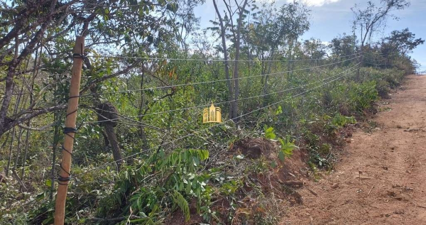 Terreno à venda em Esmeraldas-MG, bairro Tropeiros, com 2.212,00 m² de área!