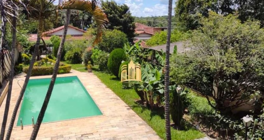 Imperdível oportunidade: Sítio à venda em Contagem-MG, bairro Solar do Madeira. 5 quartos, 4 salas, 4 banheiros, 1.700m² de área!