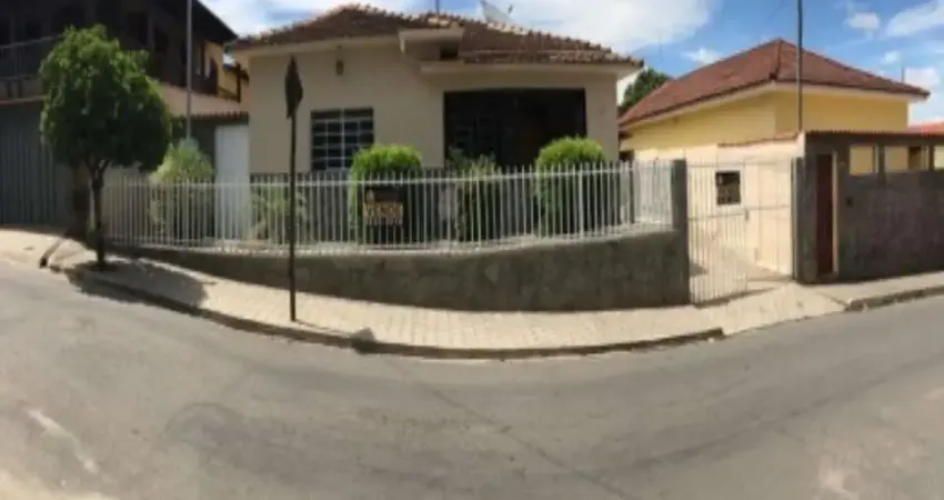 Casa no centro de esmeraldas