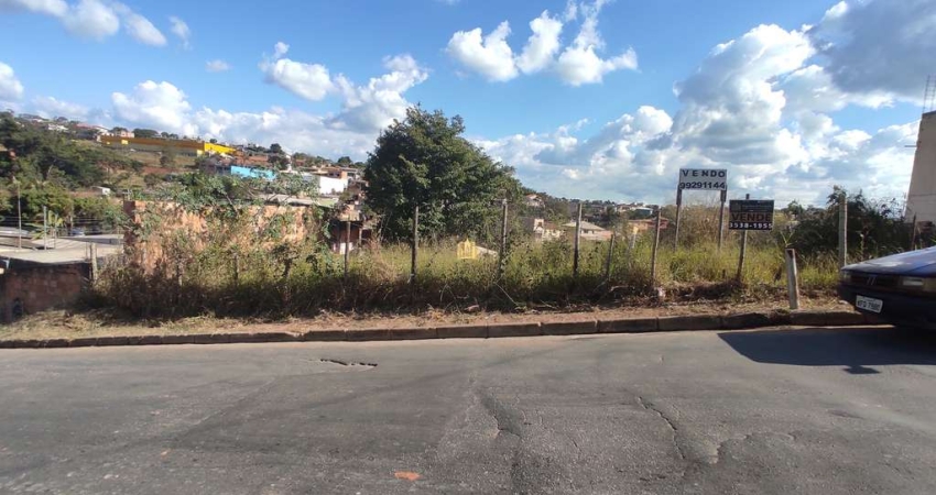 Terreno à venda em Esmeraldas-MG - Bairro Novo Retiro: 360m² de área!