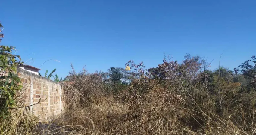 Terreno à venda em Esmeraldas-MG, Dumaville, 360m² de área!