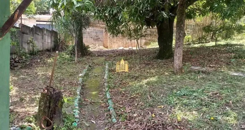 Casa à venda em esmeraldas-mg, bairro novo retiro: 2 quartos, 1 sala, 1 banheiro, 2 vagas de garagem, 70m². venha conferir!